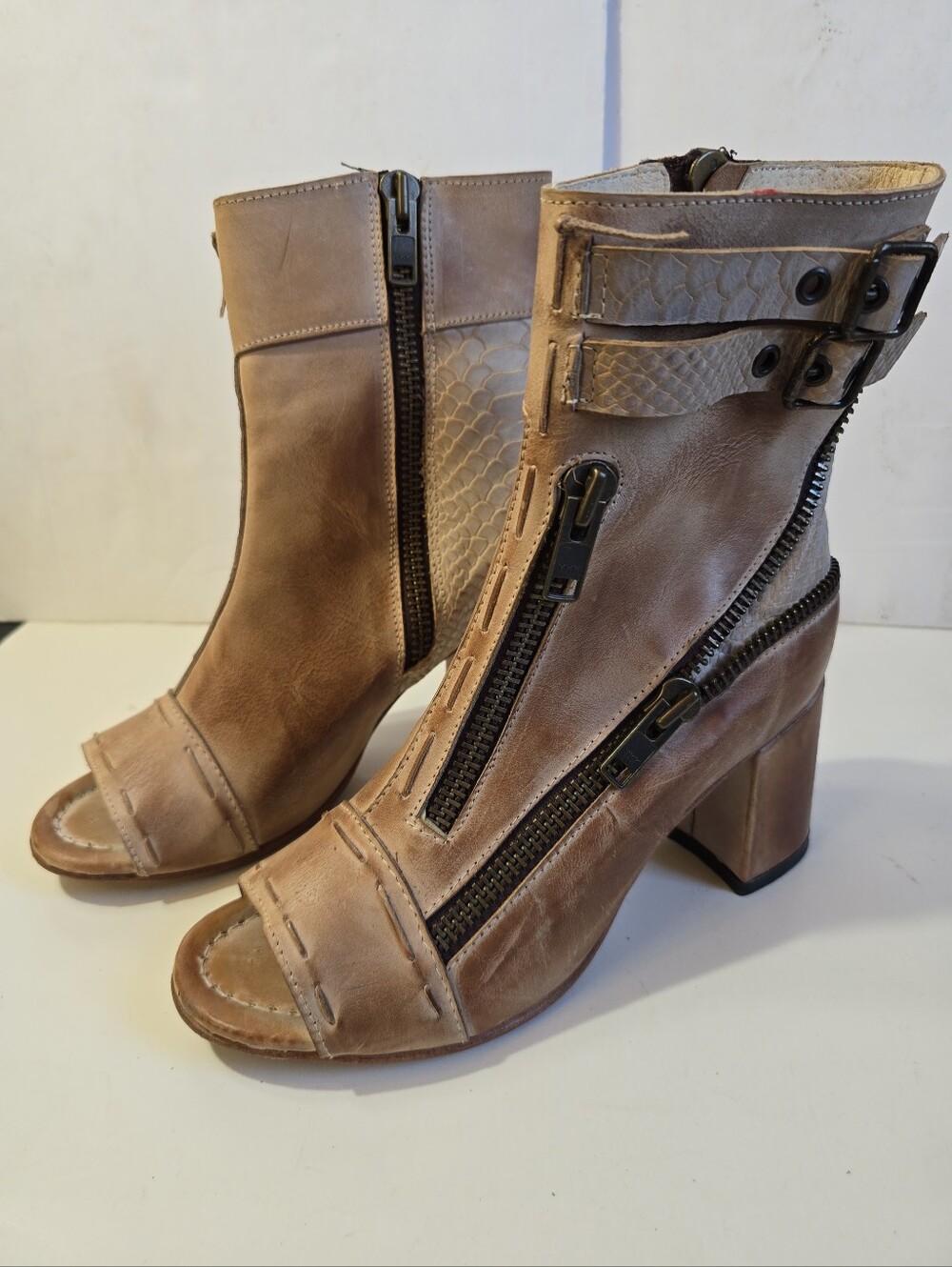 Freebird By Steven Zombi Womens Open-Toe Heeled Booties in Taupe